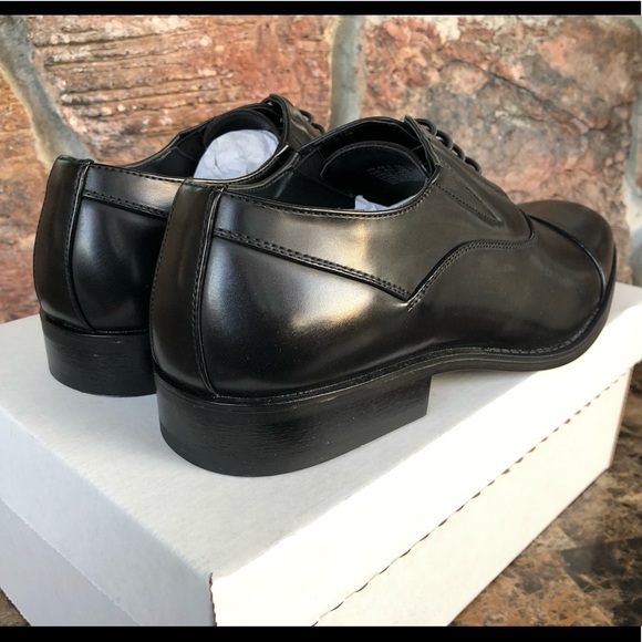 NEW  Unlisted by Kenneth Cole Half Lace-Up Oxfords - Picture 4 of 11